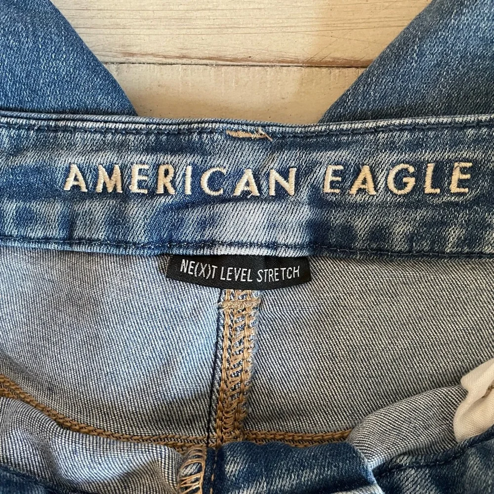 American Eagle Super Destroyed Curvy Super Hi Rise Jeggings - Picture 3 of 10